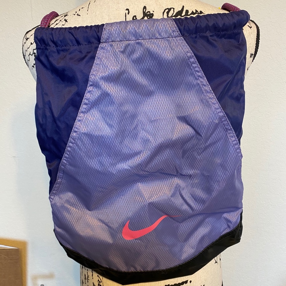 Nike drawstring bag